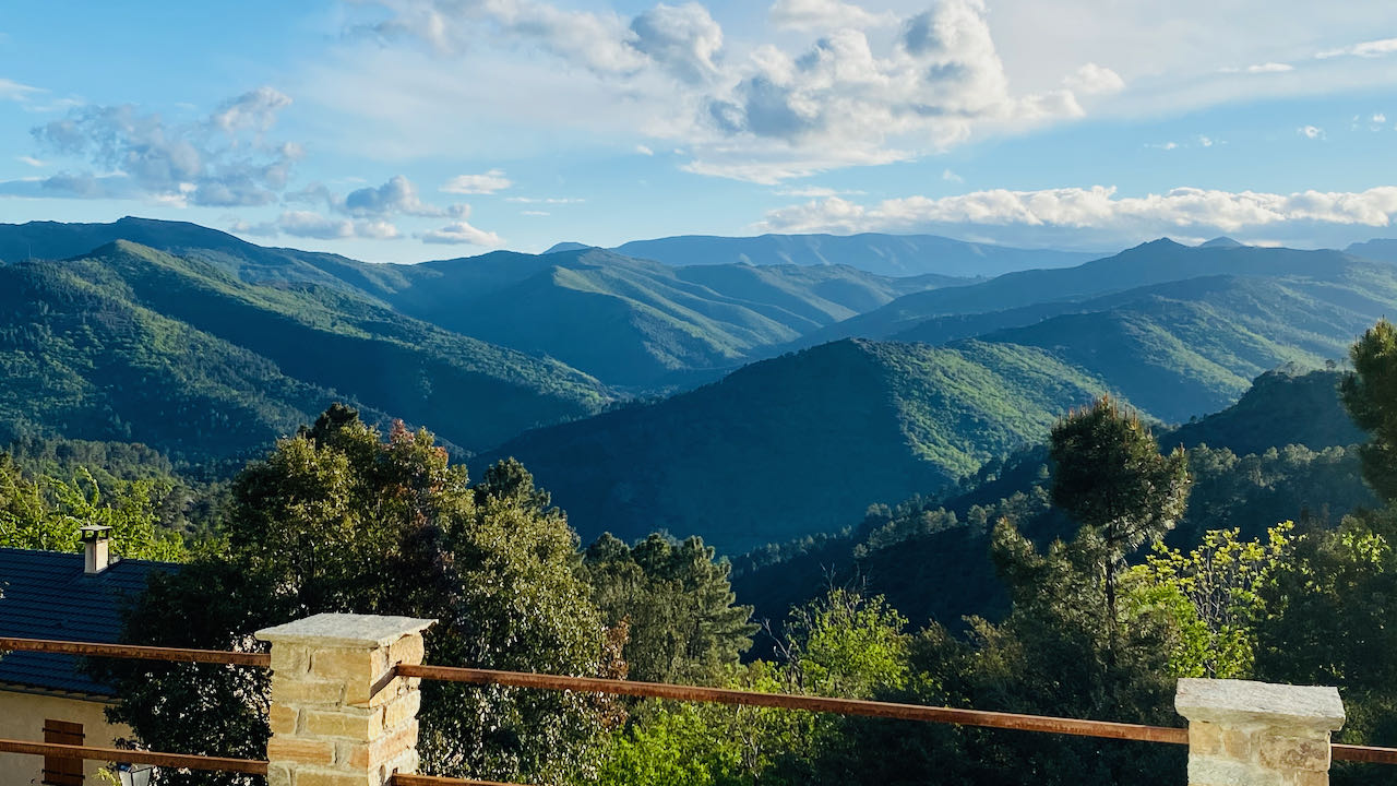 Maison LGBT+ des Monts Bleus en Cévennes 🌈 - David et Francisco - St Roman  de Tousque (Lozère Gard) - Une maison exotique en Cévennes 🌈 🇧🇷